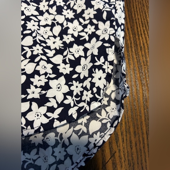 Lane Bryant floral V-Neck popover top blouse womens size 16 short sleeve navy - Picture 15 of 16